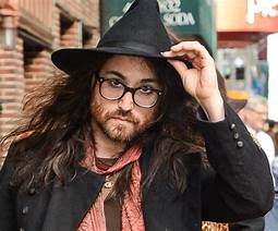 Artist Sean Lennon